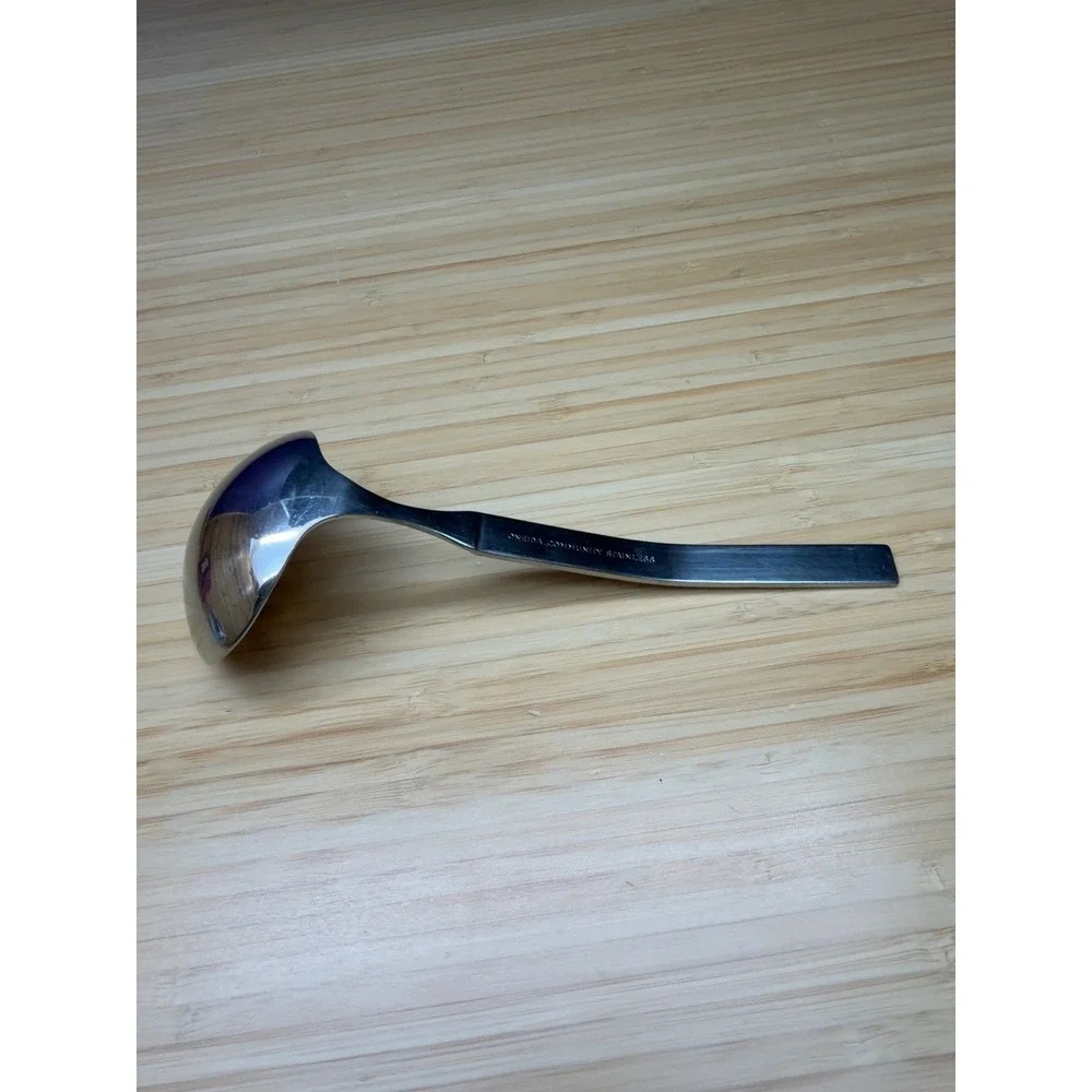 Oneida Isabella Solid Gravy Ladle Community Stainless Floral About 7